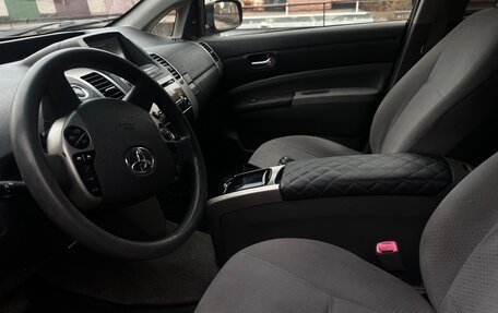 Toyota Prius, 2005 год, 590 990 рублей, 7 фотография