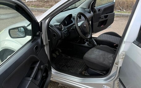 Ford Fiesta, 2004 год, 350 000 рублей, 9 фотография