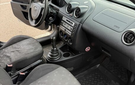 Ford Fiesta, 2004 год, 350 000 рублей, 12 фотография