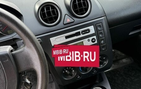 Ford Fiesta, 2004 год, 350 000 рублей, 18 фотография