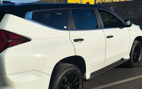 Mitsubishi Montero Sport, 2022 год, 3 600 000 рублей, 5 фотография