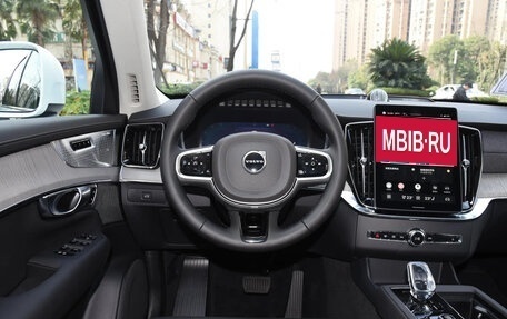 Volvo XC90 II рестайлинг, 2025 год, 9 995 000 рублей, 10 фотография
