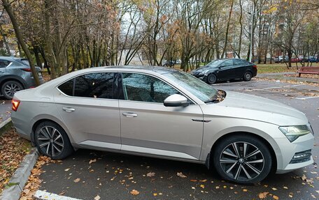 Skoda Superb III рестайлинг, 2020 год, 3 400 000 рублей, 2 фотография