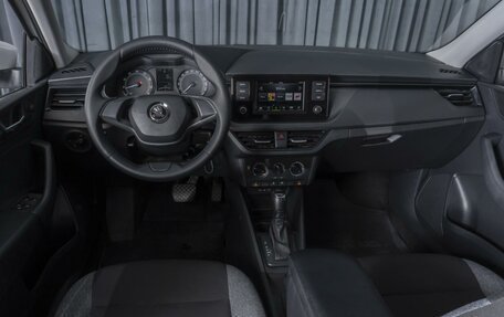 Skoda Rapid II, 2022 год, 1 665 000 рублей, 6 фотография