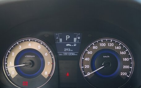 Hyundai Solaris II рестайлинг, 2012 год, 870 000 рублей, 8 фотография