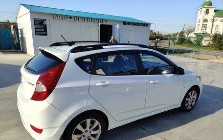 Hyundai Solaris II рестайлинг, 2012 год, 870 000 рублей, 2 фотография