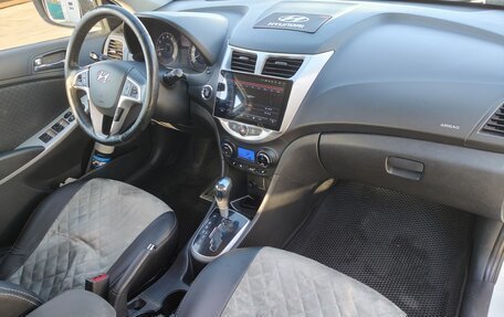 Hyundai Solaris II рестайлинг, 2012 год, 870 000 рублей, 6 фотография