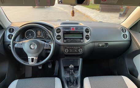 Volkswagen Tiguan I, 2010 год, 850 000 рублей, 11 фотография