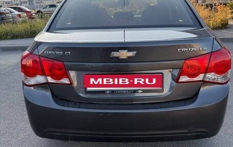 Chevrolet Cruze II, 2010 год, 650 000 рублей, 7 фотография