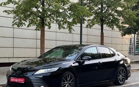 Toyota Camry, 2021 год, 3 300 000 рублей, 1 фотография