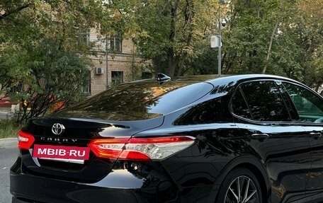 Toyota Camry, 2021 год, 3 300 000 рублей, 6 фотография
