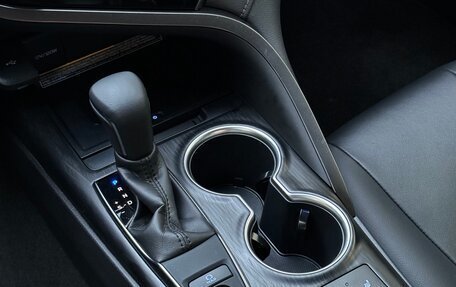 Toyota Camry, 2021 год, 3 300 000 рублей, 22 фотография