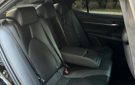 Toyota Camry, 2021 год, 3 300 000 рублей, 28 фотография