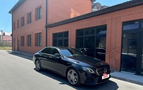 Mercedes-Benz E-Класс, 2020 год, 3 750 000 рублей, 4 фотография