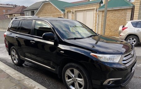 Toyota Highlander III, 2012 год, 1 900 000 рублей, 1 фотография