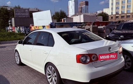 Volkswagen Jetta VI, 2010 год, 610 000 рублей, 5 фотография