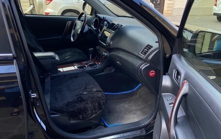 Toyota Highlander III, 2012 год, 1 900 000 рублей, 2 фотография