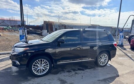 Toyota Highlander III, 2012 год, 1 900 000 рублей, 12 фотография