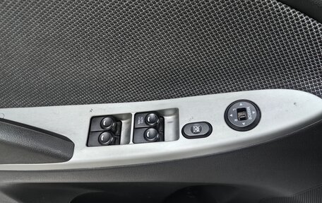 Hyundai Solaris II рестайлинг, 2013 год, 699 000 рублей, 22 фотография