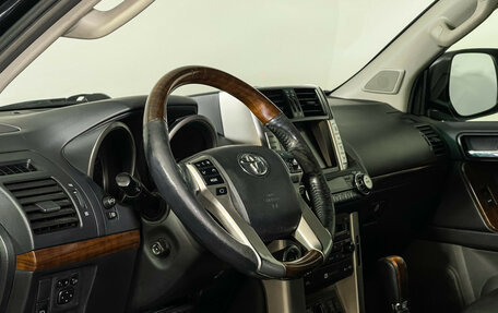 Toyota Land Cruiser Prado 150 рестайлинг 2, 2010 год, 3 097 000 рублей, 13 фотография