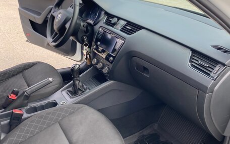 Skoda Octavia, 2018 год, 1 500 000 рублей, 15 фотография