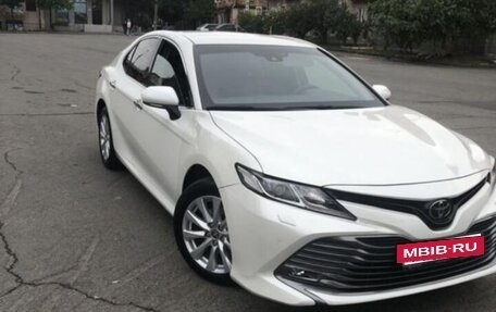 Toyota Camry, 2020 год, 2 900 000 рублей, 4 фотография