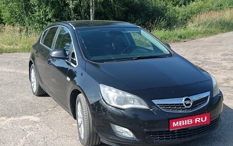 Opel Astra J, 2010 год, 650 000 рублей, 1 фотография