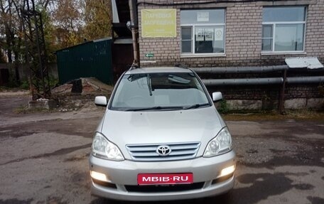 Toyota Ipsum II, 2001 год, 777 777 рублей, 1 фотография