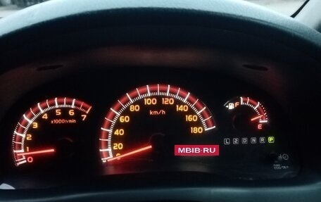 Toyota Ipsum II, 2001 год, 777 777 рублей, 9 фотография