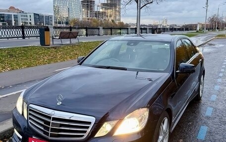 Mercedes-Benz E-Класс, 2012 год, 1 850 000 рублей, 2 фотография