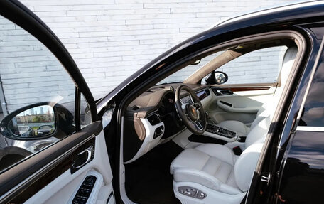 Porsche Macan I рестайлинг, 2017 год, 3 999 900 рублей, 5 фотография