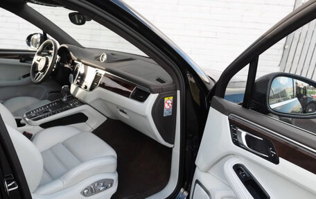 Porsche Macan I рестайлинг, 2017 год, 3 999 900 рублей, 6 фотография