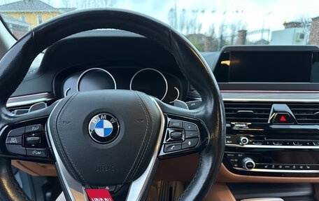 BMW 5 серия, 2018 год, 2 800 000 рублей, 13 фотография