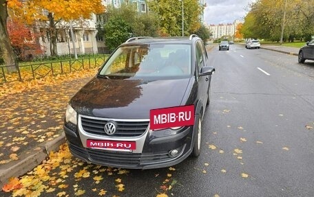 Volkswagen Touran III, 2007 год, 620 000 рублей, 3 фотография