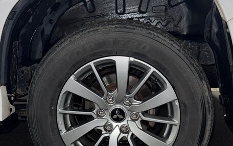 Mitsubishi Pajero Sport III рестайлинг, 2019 год, 3 300 000 рублей, 19 фотография