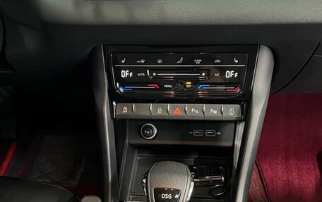 Skoda Karoq I, 2022 год, 2 170 000 рублей, 9 фотография