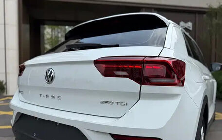 Volkswagen T-Roc I, 2022 год, 1 415 555 рублей, 8 фотография