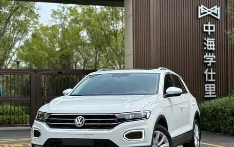 Volkswagen T-Roc I, 2022 год, 1 415 555 рублей, 1 фотография