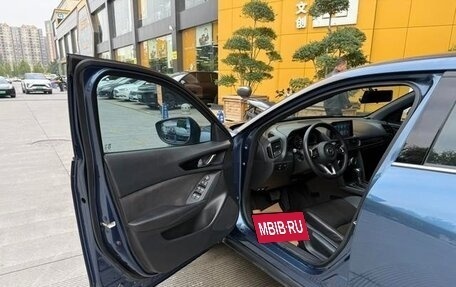 Mazda CX-4, 2021 год, 1 900 000 рублей, 9 фотография