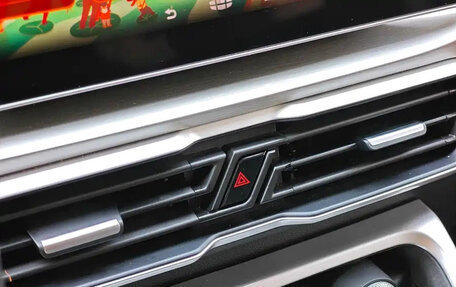 Geely Coolray I, 2022 год, 1 050 000 рублей, 22 фотография