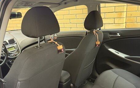 Hyundai Solaris II рестайлинг, 2011 год, 850 000 рублей, 7 фотография