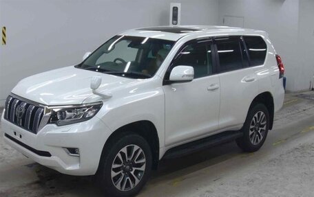 Toyota Land Cruiser Prado 150 рестайлинг 2, 2022 год, 4 500 333 рублей, 8 фотография