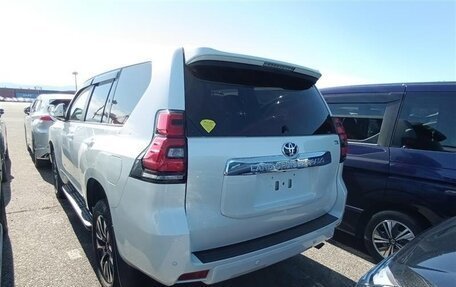 Toyota Land Cruiser Prado 150 рестайлинг 2, 2022 год, 4 500 333 рублей, 4 фотография