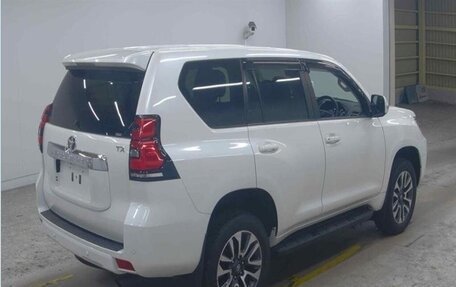 Toyota Land Cruiser Prado 150 рестайлинг 2, 2022 год, 4 500 333 рублей, 9 фотография