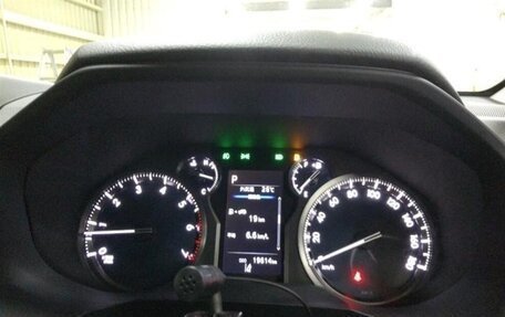 Toyota Land Cruiser Prado 150 рестайлинг 2, 2022 год, 4 500 333 рублей, 7 фотография