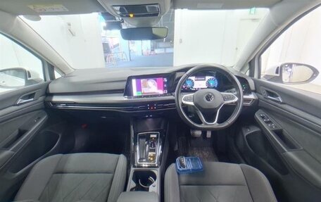 Volkswagen Golf VIII, 2022 год, 1 580 000 рублей, 5 фотография