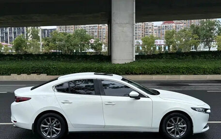 Mazda 3, 2022 год, 1 240 000 рублей, 4 фотография