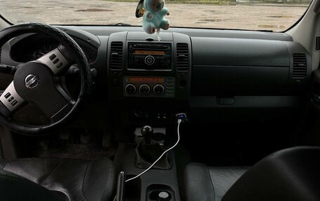 Nissan Navara (Frontier), 2007 год, 800 000 рублей, 8 фотография