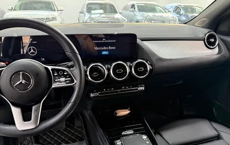 Mercedes-Benz GLA, 2022 год, 1 960 000 рублей, 12 фотография