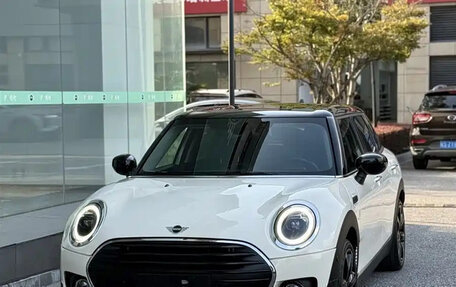 MINI Clubman, 2022 год, 1 890 000 рублей, 5 фотография